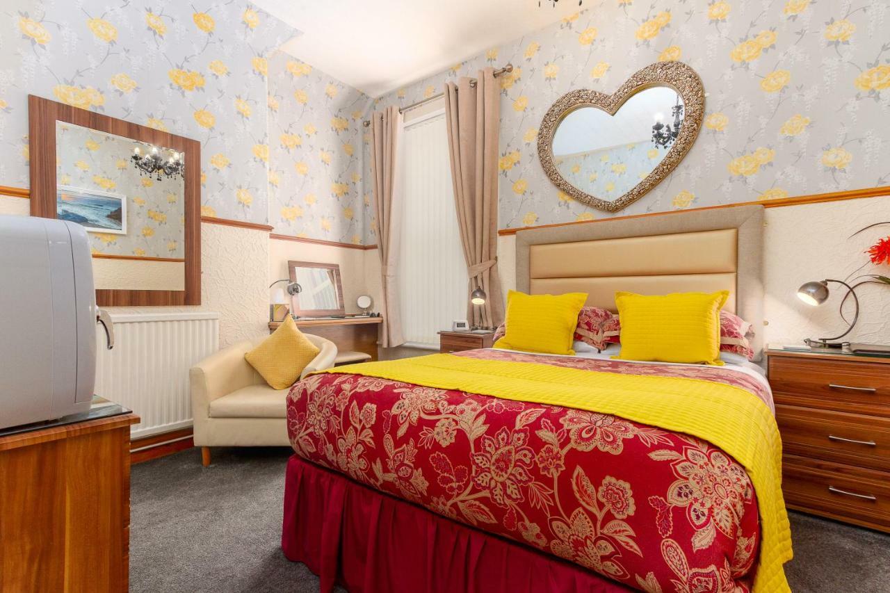 Valentine Lodge Over 21 Adult Couples Only Blackpool Exterior foto